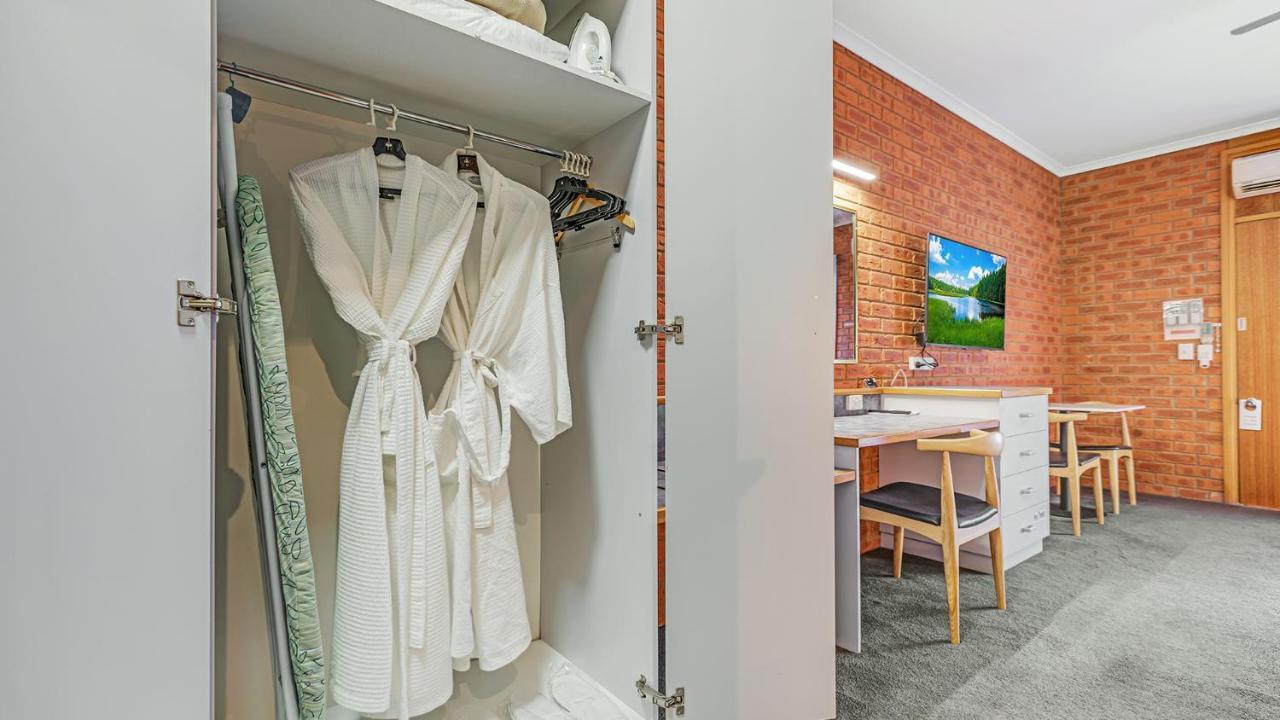 Golden River Motor Inn Moama Esterno foto