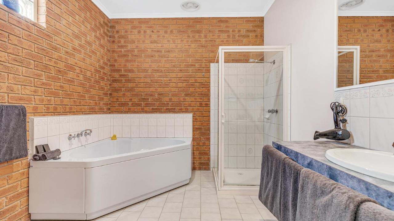 Golden River Motor Inn Moama Esterno foto